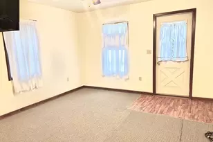 110 3rd St, Elroy, WI 53929 - Photo 9