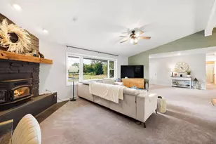 64 Oakland Rd, Cambridge, WI 53523 - Photo 11