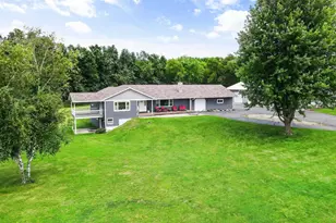 64 Oakland Rd, Cambridge, WI 53523 - Photo 3