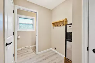 64 Oakland Rd, Cambridge, WI 53523 - Photo 23