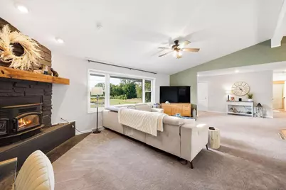 64 Oakland Road, Cambridge, WI 53523 - Photo 11