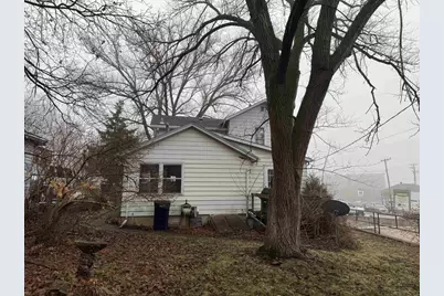 215 E Centerway Street, Janesville, WI 53545 - Photo 13