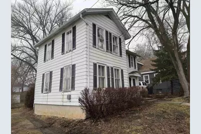 215 E Centerway Street, Janesville, WI 53545 - Photo 1