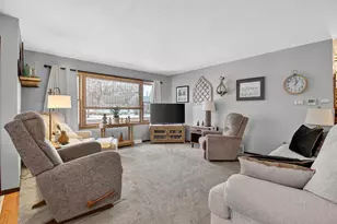 209 W Chestnut St, Pardeeville, WI 53934 - Photo 5