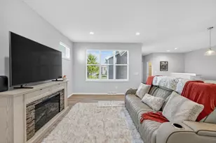 2186 Rosenberg Ln, Sun Prairie, WI 53590 - Photo 5