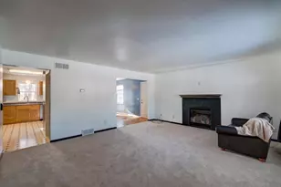 5215 Manitowoc Pkwy, Madison, WI 53705 - Photo 5