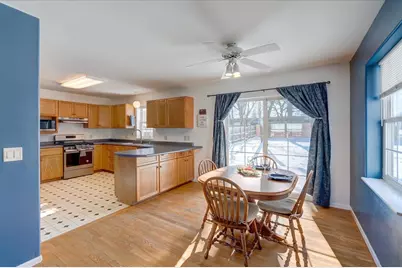 5215 Manitowoc Parkway, Madison, WI 53705 - Photo 7