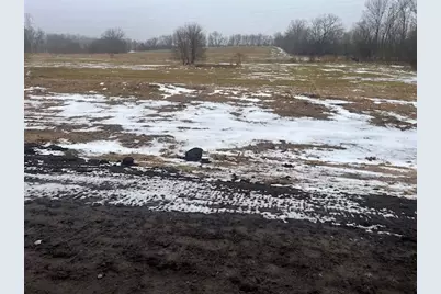 190 Deerrun Drive, Fall River, WI 53932 - Photo 3