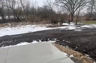 190 Deer Run Dr, Fall River, WI 53932 - Photo 9