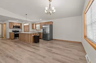 312 Brooke Cir, Montello, WI 53949 - Photo 5