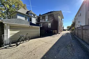 1026 Spaight St, Madison, WI 53703 - Photo 5