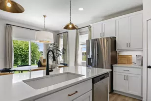 2753 Wayfair St, Fitchburg, WI 53711 - Photo 7