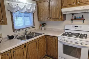 125 Falling Creek Cir, Janesville, WI 53548 - Photo 9