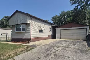 125 Falling Creek Cir, Janesville, WI 53548 - Photo 3