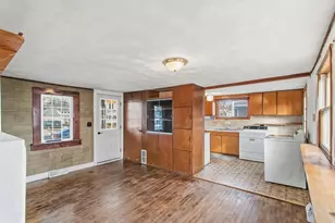 212 E Carroll St, Portage, WI 53901 - Photo 5