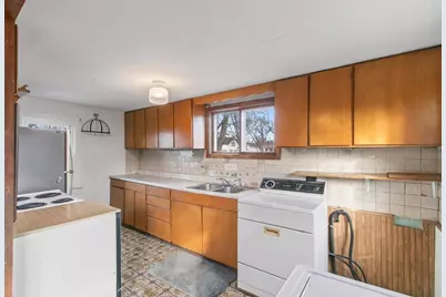 212 E Carroll Street, Portage, WI 53901 - Photo 3