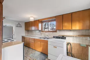 212 E Carroll St, Portage, WI 53901 - Photo 3