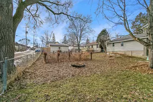 212 E Carroll St, Portage, WI 53901 - Photo 31