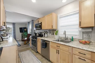 4218 Warwick Way, Madison, WI 53711 - Photo 9