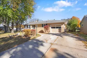 4417 Barby Ln, Madison, WI 53704 - Photo 3