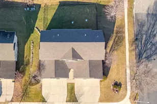 205 Parador Pl, Cottage Grove, WI 53527 - Photo 19