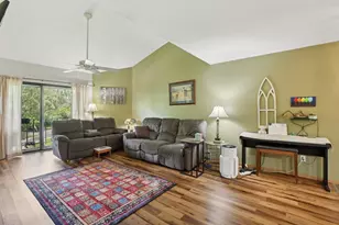 3108 Creekview Dr, Middleton, WI 53562 - Photo 5