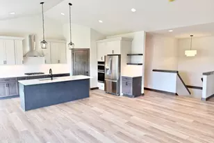 477 Foxfield Ct, Oregon, WI 53575 - Photo 5