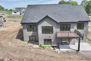 477 Foxfield Ct, Oregon, WI 53575 - Photo 3