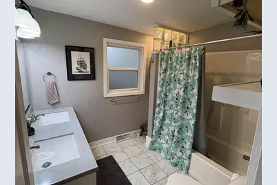 432 W 11th Avenue, Oshkosh, WI 54902 - Photo 17