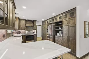 946 Canal Rd, Marshall, WI 53559 - Photo 11