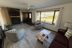 1303 Wexford Dr, Waunakee, WI 53597 - Photo 3