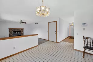 5758 Modernaire St, Fitchburg, WI 53711 - Photo 15