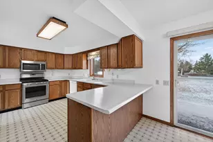 5758 Modernaire St, Fitchburg, WI 53711 - Photo 9