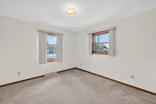 5758 Modernaire St, Fitchburg, WI 53711 - Photo 23