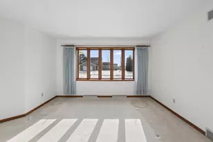 5758 Modernaire St, Fitchburg, WI 53711 - Photo 5