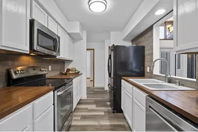 313 Sunset Road, Columbus, WI 53925 - Photo 9