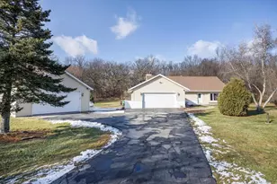 6668 W Wood Ridge Dr, Janesville, WI 53548 - Photo 3