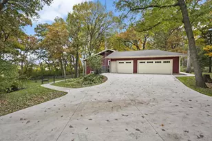 2945 Wyndwood Way, Sun Prairie, WI 53590 - Photo 3