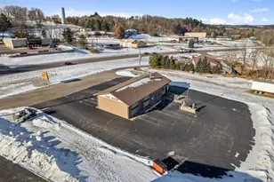 1620 Academy St, Elroy, WI 53929 - Photo 5