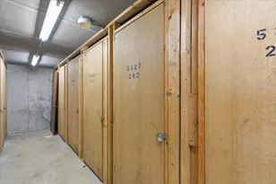 5329 Brody Dr, Madison, WI 53705 - Photo 27