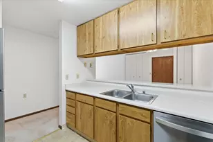 5329 Brody Dr, Madison, WI 53705 - Photo 11