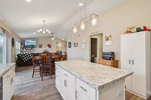 715 Crestview Dr, Reedsburg, WI 53959 - Photo 15