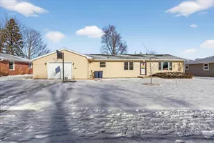 2000 Elizabeth St, Janesville, WI 53548 - Photo 5