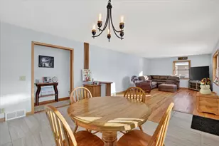 2000 Elizabeth St, Janesville, WI 53548 - Photo 13