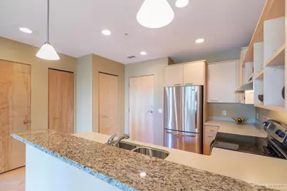 309 W Washington Avenue #209, Madison, WI 53703 - Photo 7