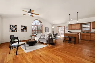 574 Spencer Dr, Janesville, WI 53536 - Photo 7