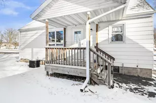 321 W Mulberry St, Baraboo, WI 53913 - Photo 25