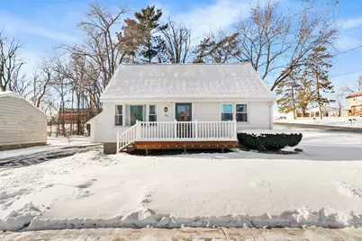 321 W Mulberry Street, Baraboo, WI 53913 - Photo 1