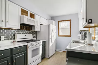 321 W Mulberry Street, Baraboo, WI 53913 - Photo 7