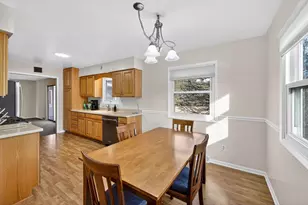 5110 Sherven Dr, Madison, WI 53716 - Photo 9